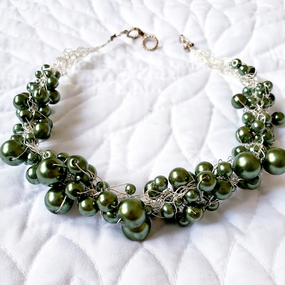 Unique Faux-Pearl Necklace - Picture 2 of 7